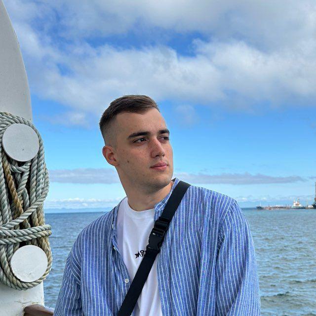 Леонид Крылов